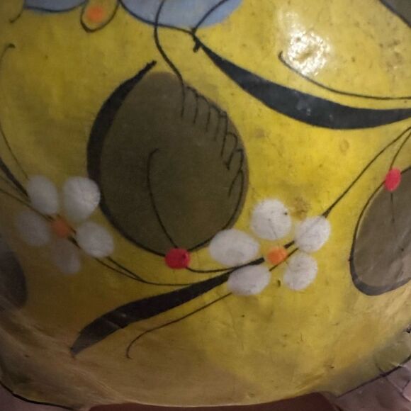 Vintage paper mache folk art turtle with floral accents. Signed. Unique decor - Picture 12 of 16